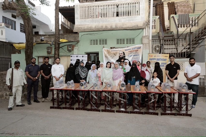 Anna Seva food distribution